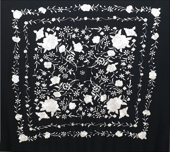 Handmade Manila Embroidered Shawl. Natural Silk. Ref. 1010615NNGMRFL